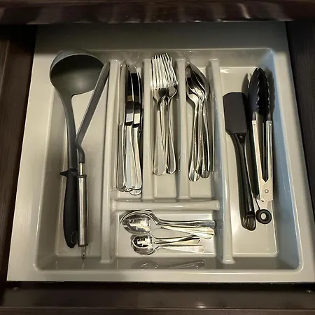 Zenna V Centre Mesta S Parkovanim Free Appartamento Zvolen