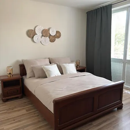 Appartamento Zenna V Centre Mesta S Parkovanim Free Zvolen