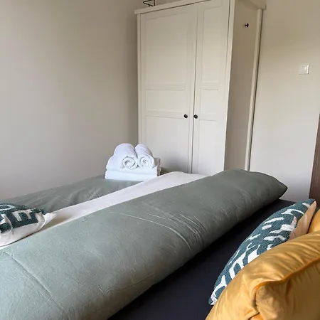 Zenna V Centre Mesta S Parkovanim Free شقة