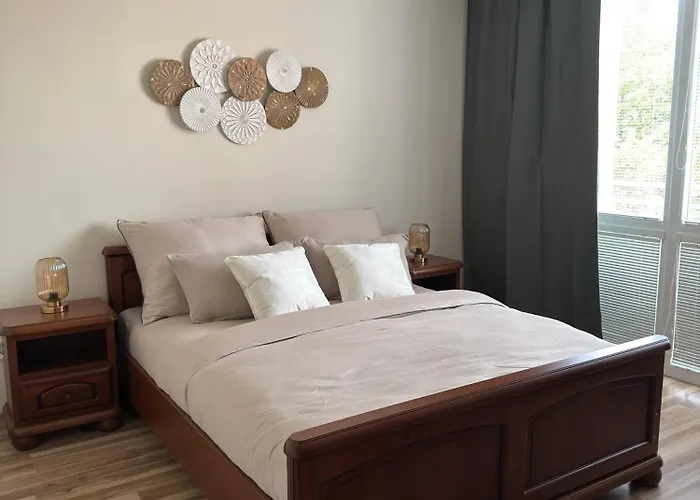 Apartamento Zenna V Centre Mesta S Parkovaním Free Zvolen